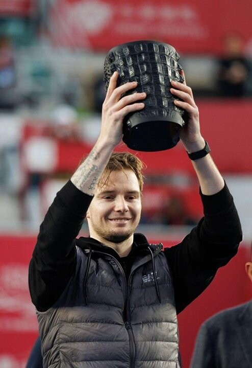 Bublik Wins Hong Kong Title, Enters ATP Top 10 for First Time